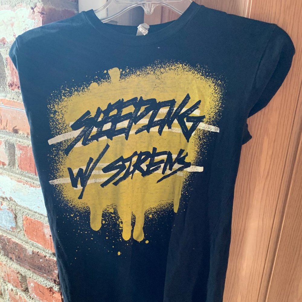 Sleeping With Sirens Band T-Shirt Hot Topic Small